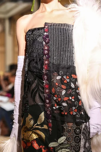 Look 76